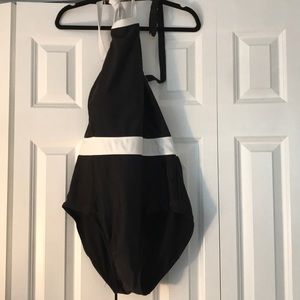 Women’s size 2X (20W-22W) black and white swimsuit